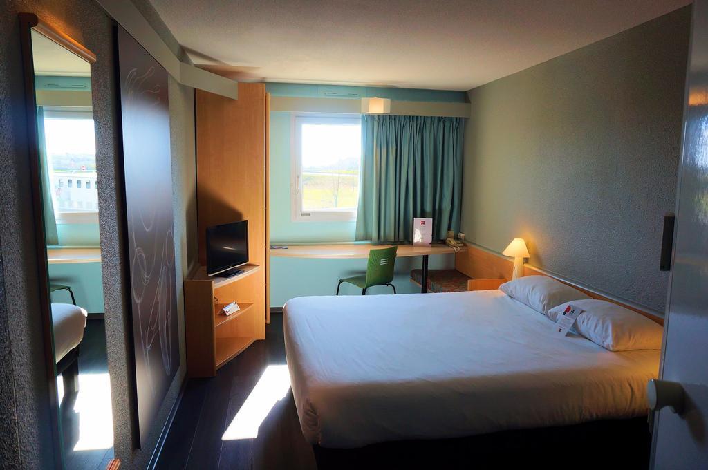 Ibis Auch Hotel Værelse billede